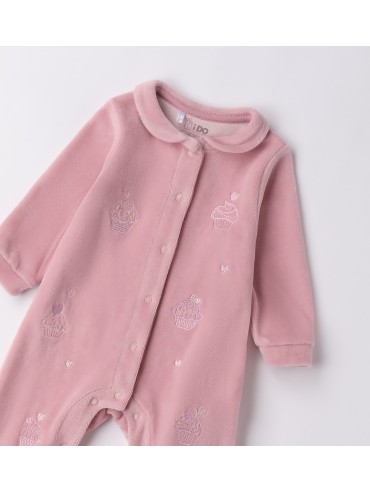 Tutina idomini neonata