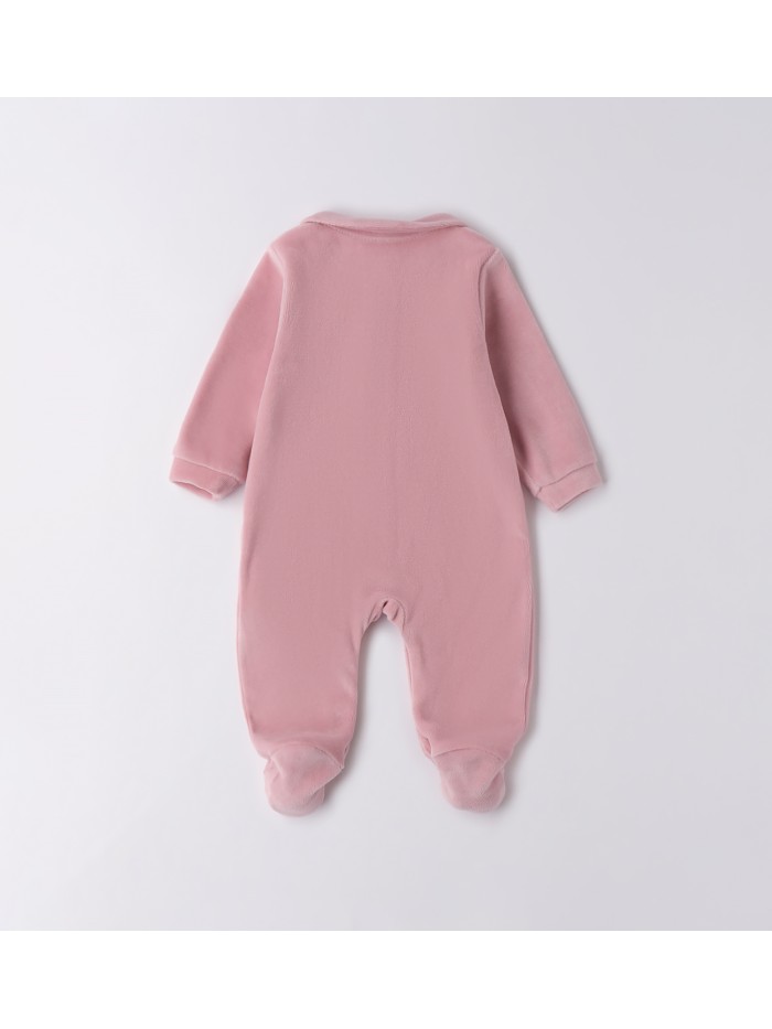 Tutina idomini neonata