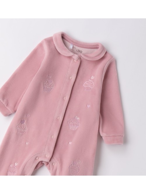 Tutina idomini neonata