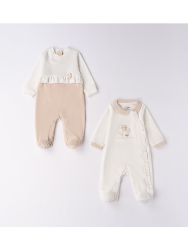 Tutina idomini neonata