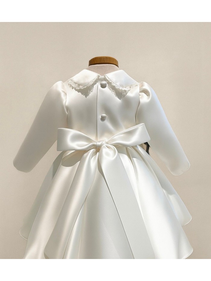 Vestina battesimo les petits enfants